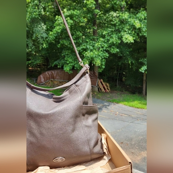 Large Coach Shoulder Bag - Picture 2 of 8